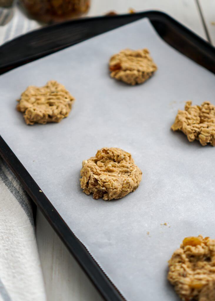 How to Make Classic Oatmeal Raisin Cookies 